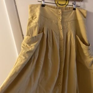 Yellow maxi skirt pockets linen Gilli long pleated buttons GUC